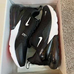 NIKE AIR MAX 270 (NEW)